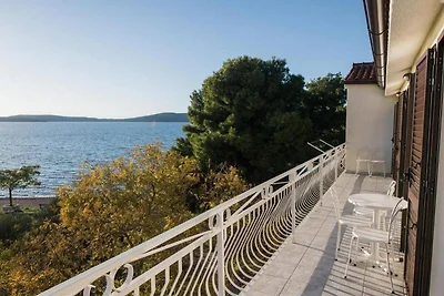 Einladendes Apartment am Meer in Dalmatien