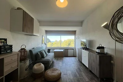 Apartment in Sablettes am Strand