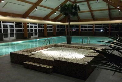 Grand Lakeside Retreat für 18