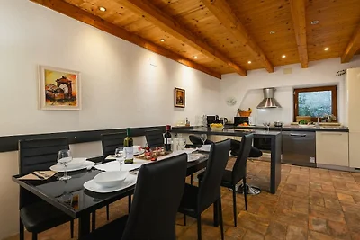 Villa in Rakalj mit Schwimmbecken