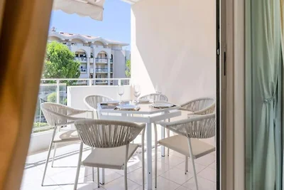 Apartment in Palm Beach mit Zugang zum Pool