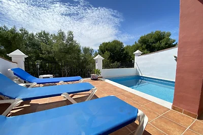 Villa in Nerja nahe Burriana Strand & Pool
