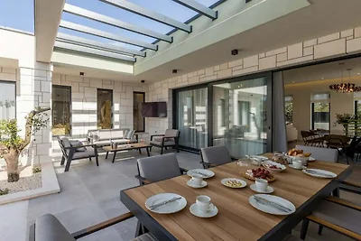 Three Bedroom Villa with Pool