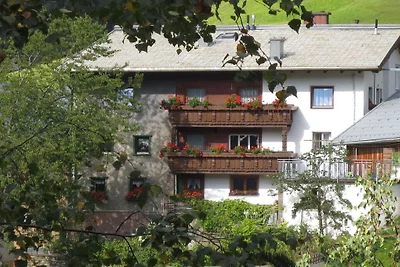 Ferienwohnung in Kappl mit Schwimmbecken