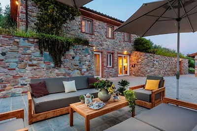 Moderne Toscaanse villa met privézwembad