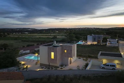Villa in Pomer mit Schwimmbecken