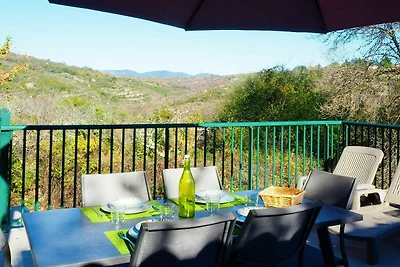 Ferienhaus mit Terrasse in Villemagne