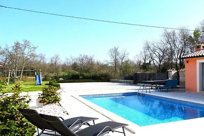Ferienhaus in Visnjan mit Schwimmbecken