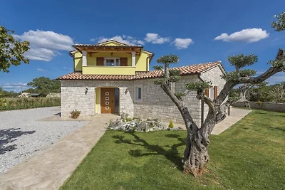 Villa in Tinjan met zwembad