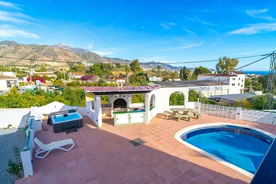 Villa in Nerja mit Pool und Jacuzzi