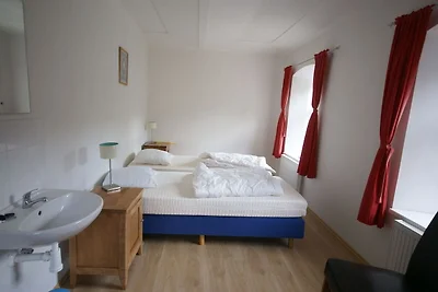 Moderno appartamento con piscina a Vidochov