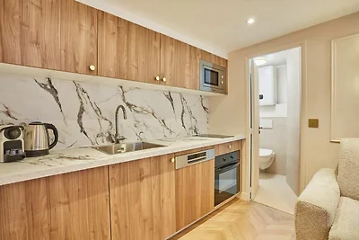 Neue Wohnung im Herzen von Paris für 4...