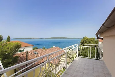 Einladendes Apartment am Meer in Dalmatien