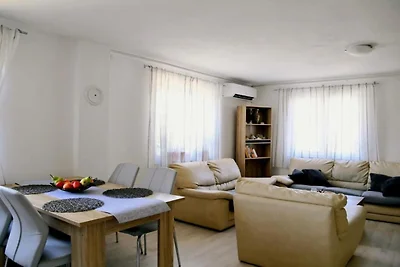Holiday Home Mumy - Four Bedroom Holiday Home...