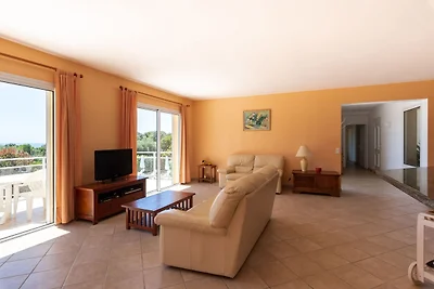 Villa moderna con piscina privata
