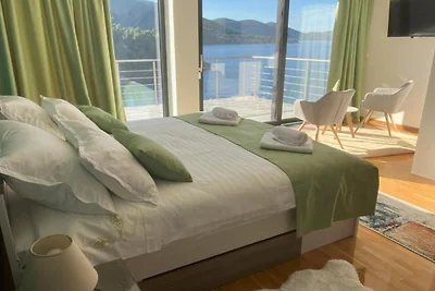 Beachfront Luxury Villa with Private Pool and...