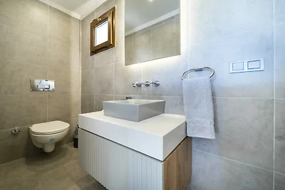 Villa in Kalkan mit Schwimmbecken