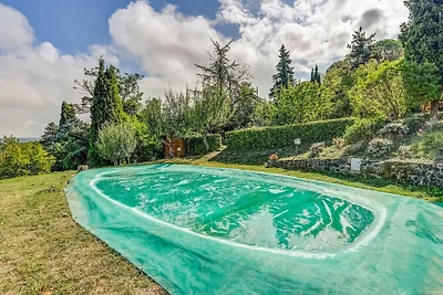 Typisches Landhaus mit Pool