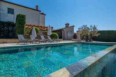 Ferienhaus in Žminj mit Schwimmbecken