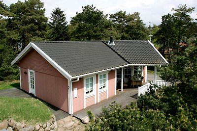Hübsches Cottage mit Whirlpool in Nexø