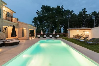Villa in Tar mit Schwimmbecken