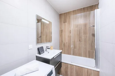 Nuovo appartamento con accesso diretto alle p...