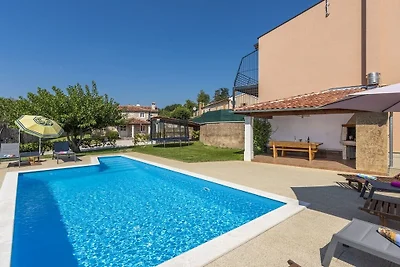 Villa in Tinjan met zwembad