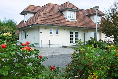Geräumige Zwei-Familien-Villa im netten Dombu...