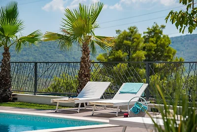 Villa Florinda mit Pool in der Nähe von Split