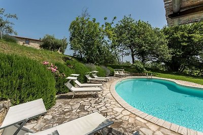 Uroczy dom wakacyjny w Palazzone z basenem