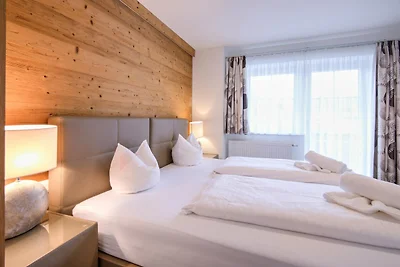 Ski-In/Ski-Out Brunner Apartment Top 2