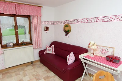 Accogliente appartamento a Feldwies con sauna