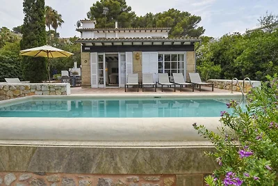 Villa di lusso con piscina e vista sul mare