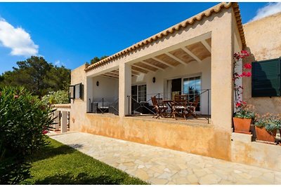Detached villa in Ibiza with great views of t...