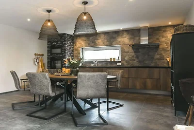 Villa in Rijs with Swimming Pool