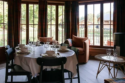 Ferienhaus mit Whirlpool und Terrasse