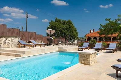 Ferienhaus in Rovinjsko mit Pool