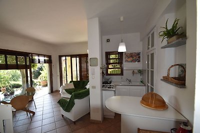 Accogliente casa vacanze con giardino situata