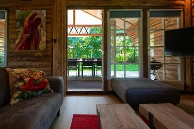 Spazioso chalet in legno con terrazza...