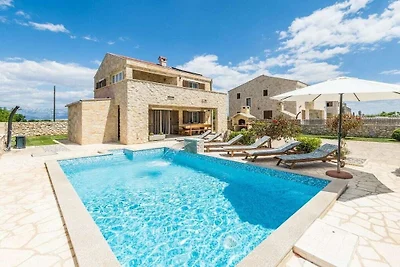Villa in Privlaka mit Schwimmbecken