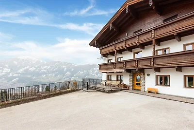 Bauernhaus mit Blick auf das Zillertal
