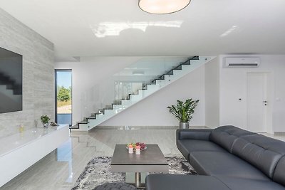 Amazing holiday home in Novigrad with bubble...