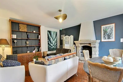 Schönes Ferienhaus in Neulliac