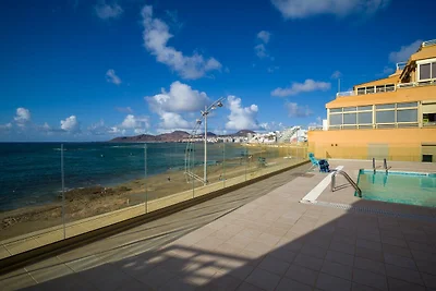 Appartement aan Las Canteras met zwembad