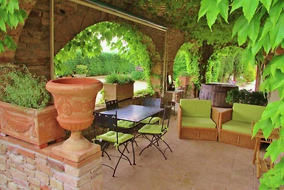 Appartamento con piscina a Marsciano