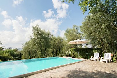 Moderne Villa mit Swimmingpool in Ghizzano,...