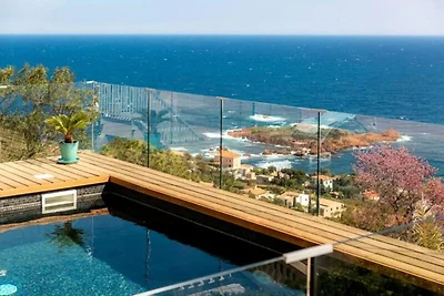 Villa an der Côte d’Azur mit Meerblick