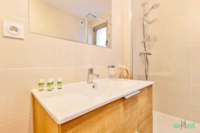Angenehme Wohnung mit Balkon -6P-Proche...