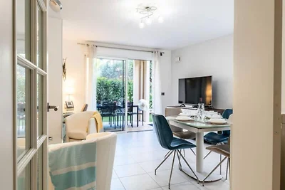 Apartment in Palm Beach mit Pool und Garten