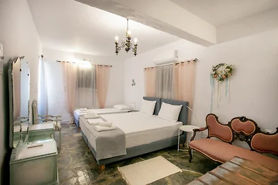 Villa in Triantafillia